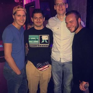 Meet your Posher, Hunter